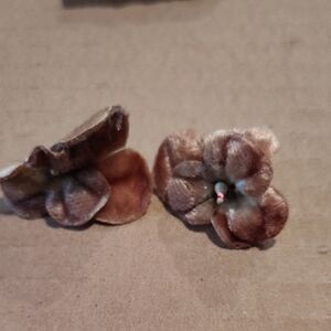 Velvet Flower Clip Pair in Brown Taupe